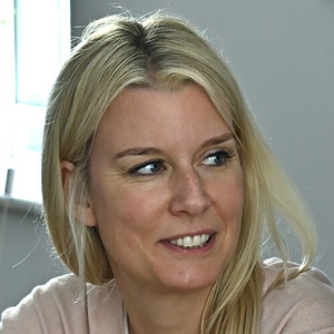 Photo of Laura Barker